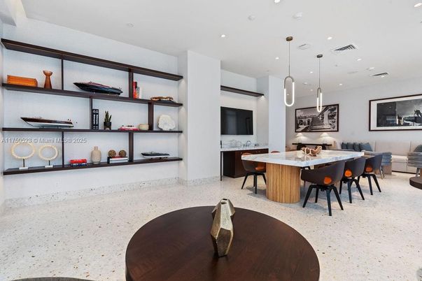 Dining room, Interior, Pendant Lights, Recessed Lighting