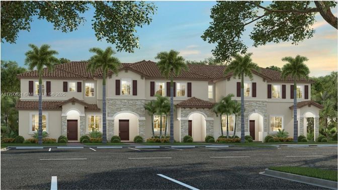 Exterior, Facade, Mediterranean