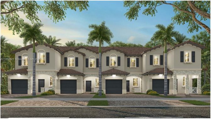 Attached, Exterior, Facade, Mediterranean