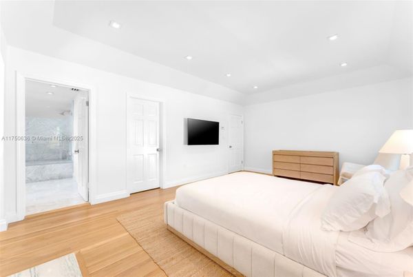 Bathroom, Bedroom, Interior, Recessed Lighting, Wood Texture Flooring
