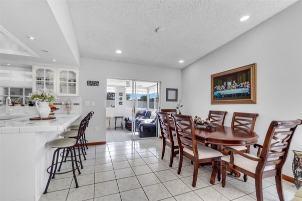 Dining room, Interior, Recessed Lighting