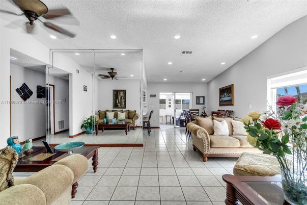 Dining room, Interior, Living room, Recessed Lighting