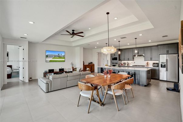 Dining room, Interior, Kitchen, Living room, Pendant Lights, Recessed Lighting, Stainless Steel Appliances