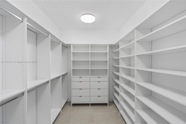 Interior, Walk-in Closets