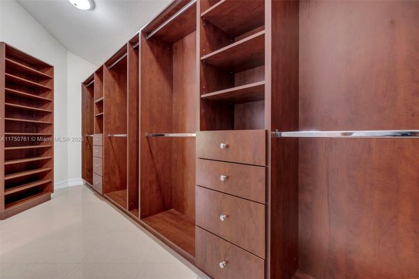 Interior, Recessed Lighting, Walk-in Closets