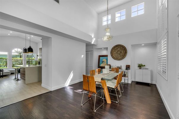 Chandelier, Dining room, Interior, Kitchen, Pendant Lights, Recessed Lighting, Wood Texture Flooring
