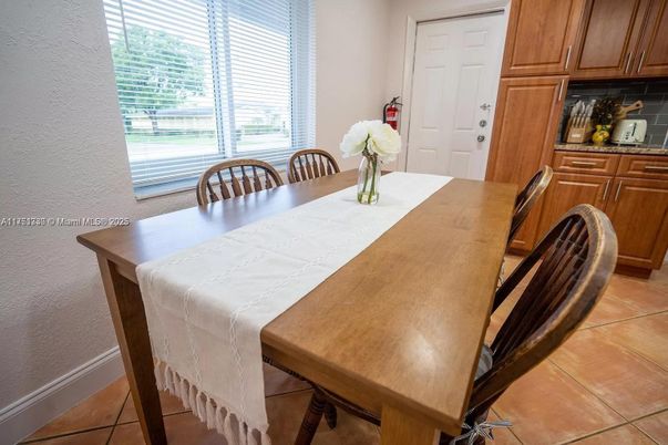 Dining room, Interior