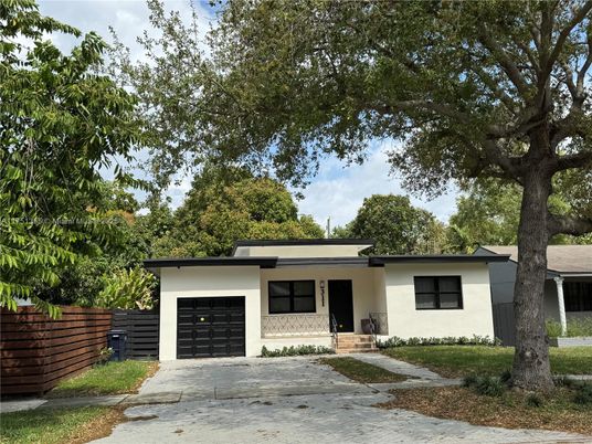 Attached, Exterior, Facade, Modern