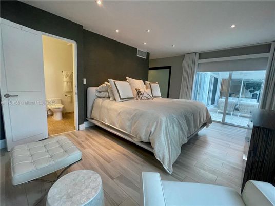 Bathroom, Bedroom, Interior, Recessed Lighting, Wood Texture Flooring
