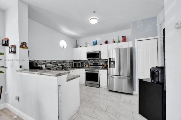 Interior, Kitchen, Marble, Stainless Steel Appliances