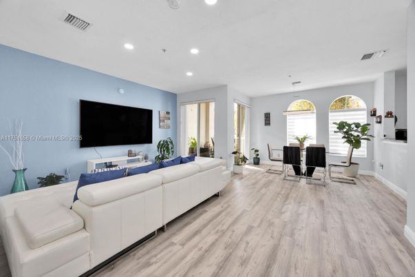 Dining room, Interior, Living room, Pendant Lights, Recessed Lighting, Wood Texture Flooring