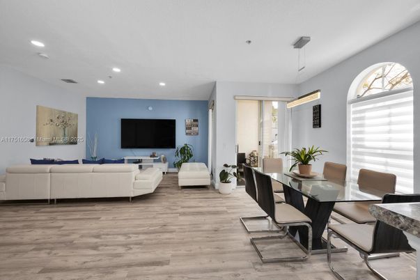 Dining room, Interior, Living room, Pendant Lights, Recessed Lighting, Wood Texture Flooring