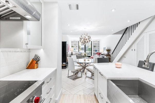 Chandelier, Dining room, Interior, Kitchen, Recessed Lighting, Wood Texture Flooring