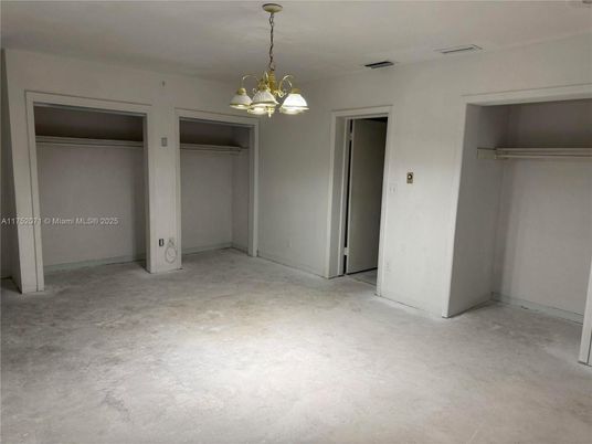Empty room, Interior, Pendant Lights