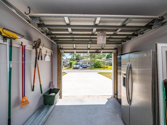 Garage, Interior