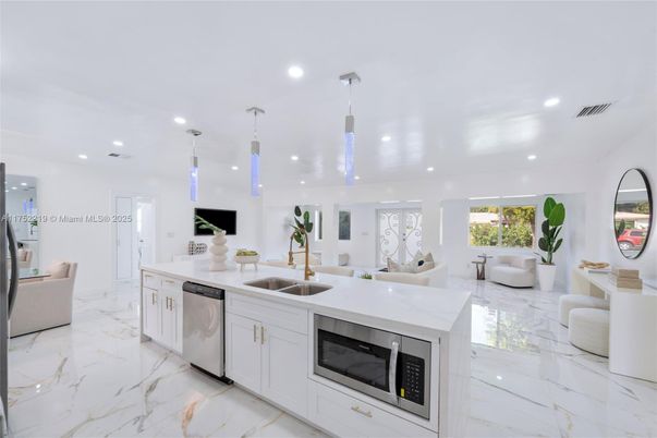 Interior, Kitchen, Living room, Marble, Pendant Lights, Recessed Lighting, Stainless Steel Appliances