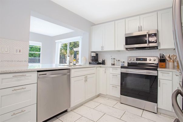 Interior, Kitchen, Marble, Stainless Steel Appliances
