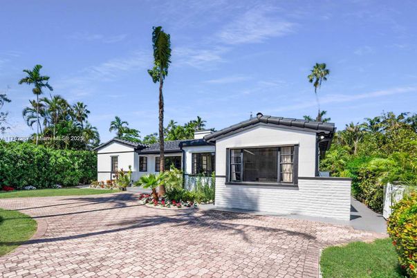 Backyard, Exterior, Facade, Spanish Mediterranean