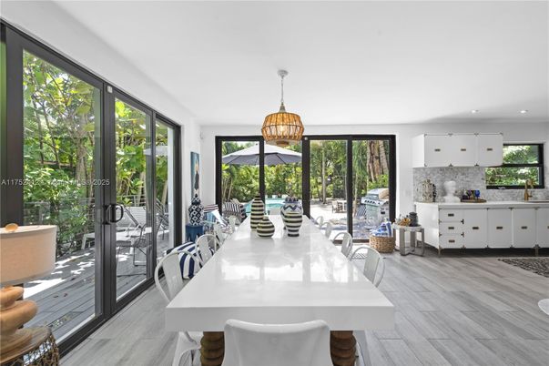 Dining room, Interior, Kitchen, Pendant Lights, Wood Texture Flooring