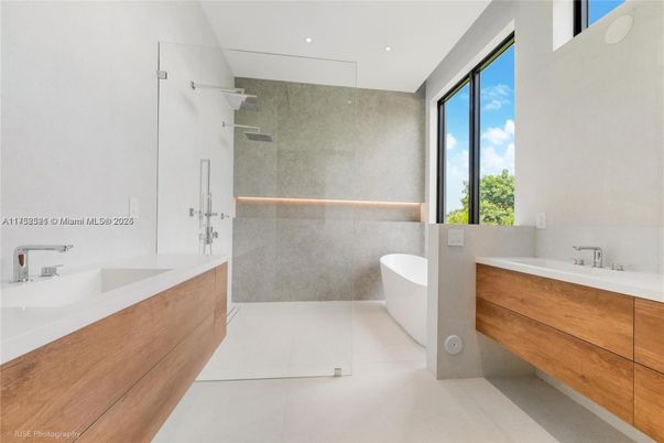 Bathroom, Dual Sink Vanities, Free Standing Baths, Glass Shower, Interior, Recessed Lighting