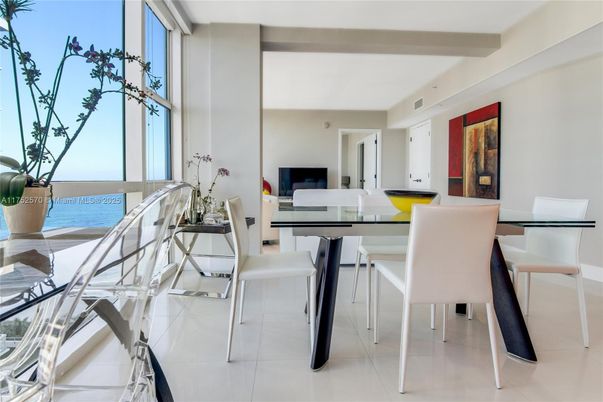 Dining room, Interior