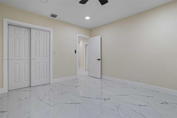 Empty room, Interior, Marble, Recessed Lighting