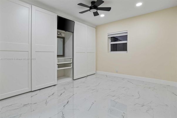 Empty room, Interior, Marble, Recessed Lighting