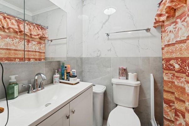 Bathroom, Interior, Marble Walls