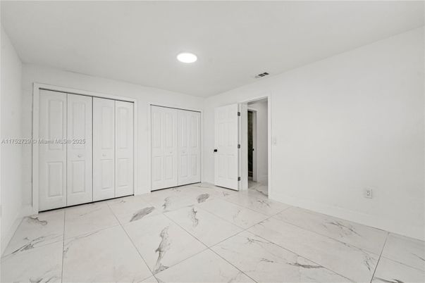 Empty room, Interior, Marble, Recessed Lighting