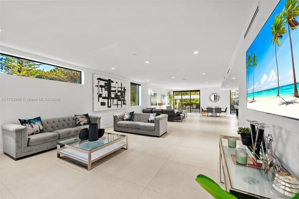 Dining room, Interior, Living room, Recessed Lighting