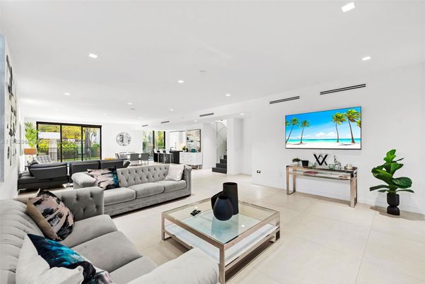 Dining room, Interior, Living room, Recessed Lighting