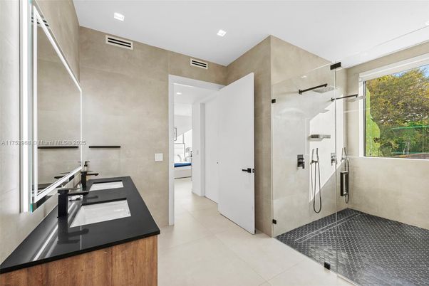 Bathroom, Interior, Recessed Lighting