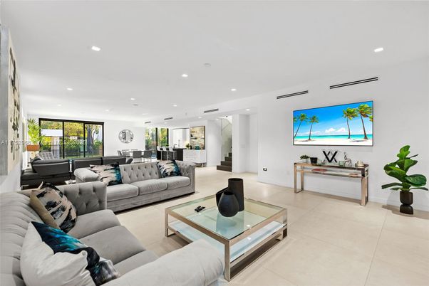 Dining room, Interior, Living room, Recessed Lighting