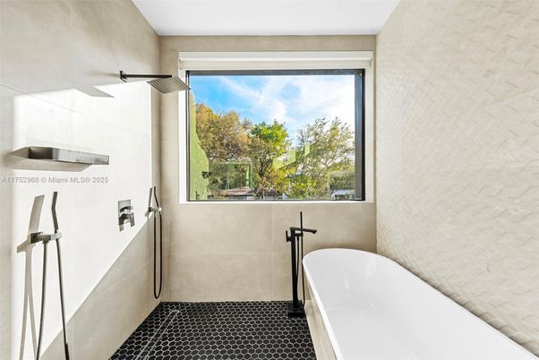 Bathroom, Free Standing Baths, Interior