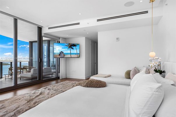 Bedroom, Interior, Pendant Lights, Recessed Lighting, Water, Wood Texture Flooring