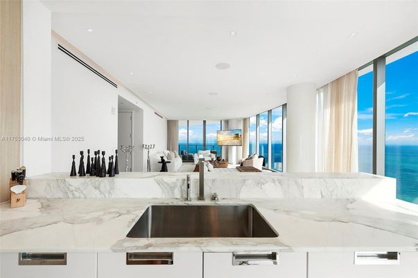 Interior, Kitchen, Recessed Lighting, Water