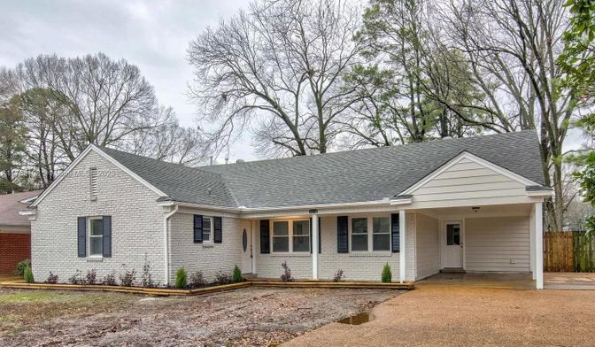 Attached, Exterior, Facade, Brick Facade, Ranch