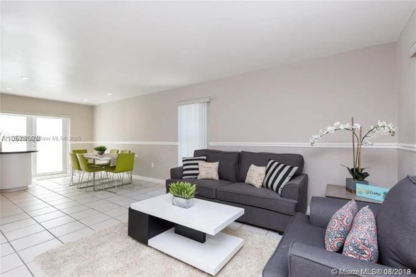 Dining room, Interior, Living room, Recessed Lighting