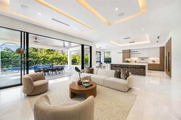 Dining room, Interior, Kitchen, Living room, Pendant Lights, Recessed Lighting
