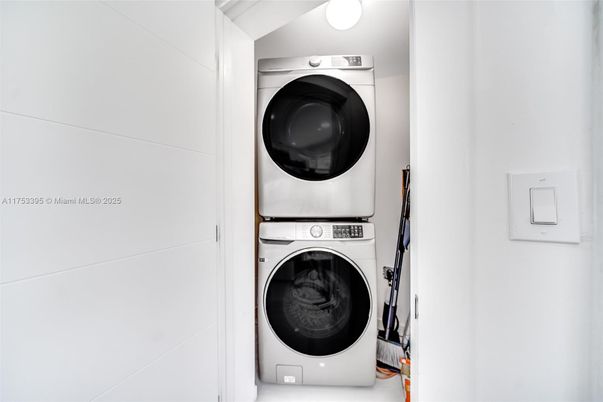 Interior, Utility Closets, Washer