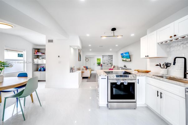 Dining room, Interior, Kitchen, Living room, Recessed Lighting