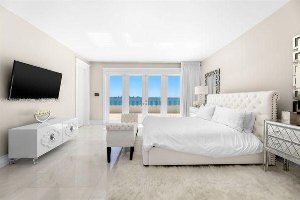 Bedroom, Interior, Water