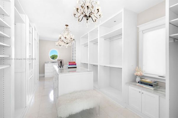 Chandelier, Interior, Walk-in Closets