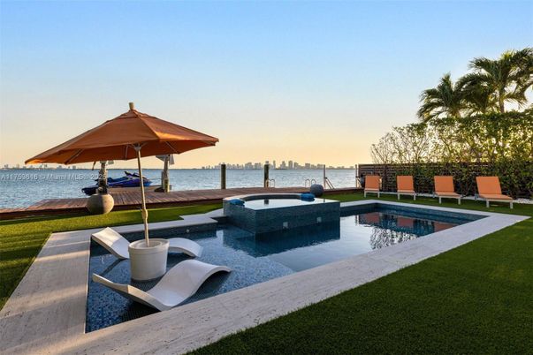 Exterior, Lake, Pool, Water