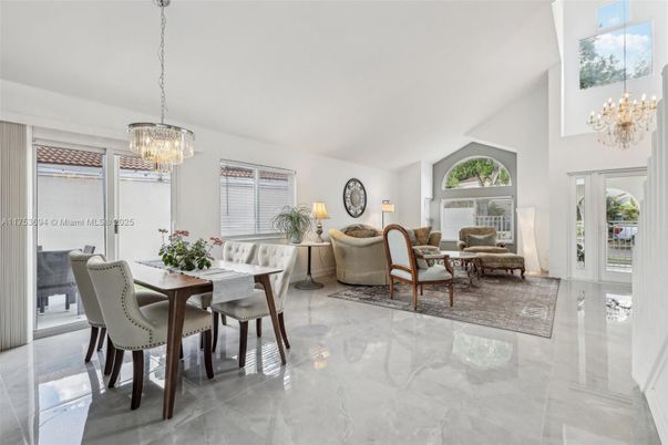 Chandelier, Dining room, Interior, Living room