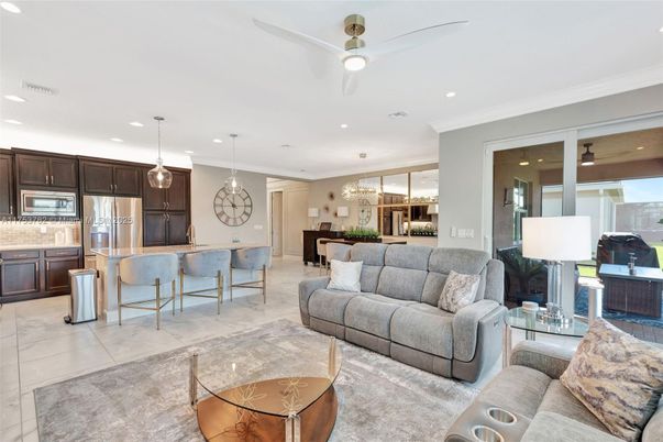Dining room, Interior, Kitchen, Living room, Pendant Lights, Recessed Lighting, Stainless Steel Appliances