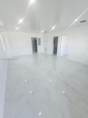 Empty room, Interior, Marble, Recessed Lighting