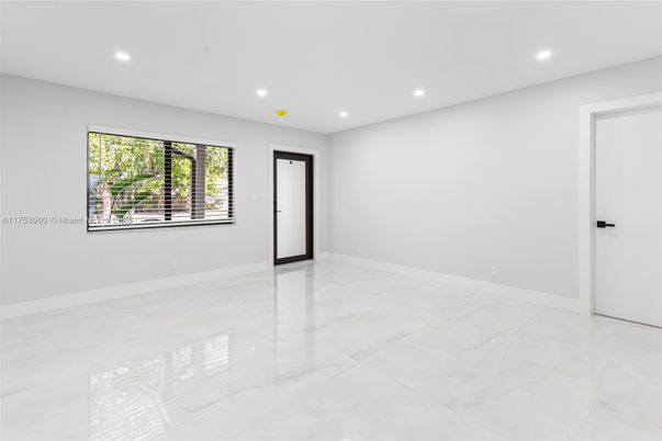 Empty room, Interior, Marble, Recessed Lighting