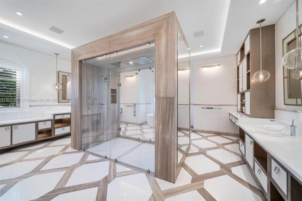 Bathroom, Glass Shower, Interior, Pendant Lights, Recessed Lighting