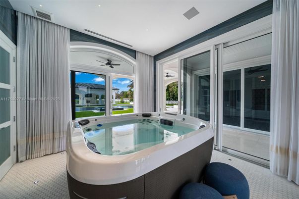 Hot Tub, Interior, Recessed Lighting